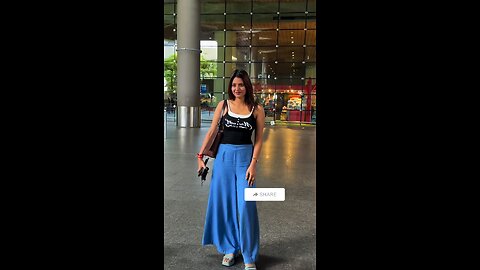 Bollywood Actress Anjali Arora Was Spotted at Mumbai Airport ❤️🥰🔥