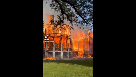 Fire decimates Nottoway Plantation in Louisiana…