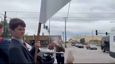 PRO-ABORTION AGGRESSOR ATTACKS🚏🧟‍♀️🧯🧟🚓👮‍♂️📸PRO-LIFE SUPPORTERS IN MINNESOTA🏪🚸🧯🧟‍♀️💫