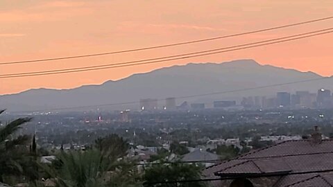 Did you SEE tonight's DUSTY Las Vegas sunset? Check THIS out! 08.03.2025 #follow #lasvegas #gaming