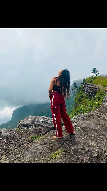 Experience the breathtaking beauty of Sri Lanka’s sunrise and sunset!