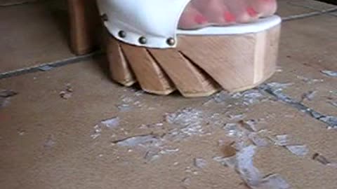 Shark High Heels Crush Lightbulb