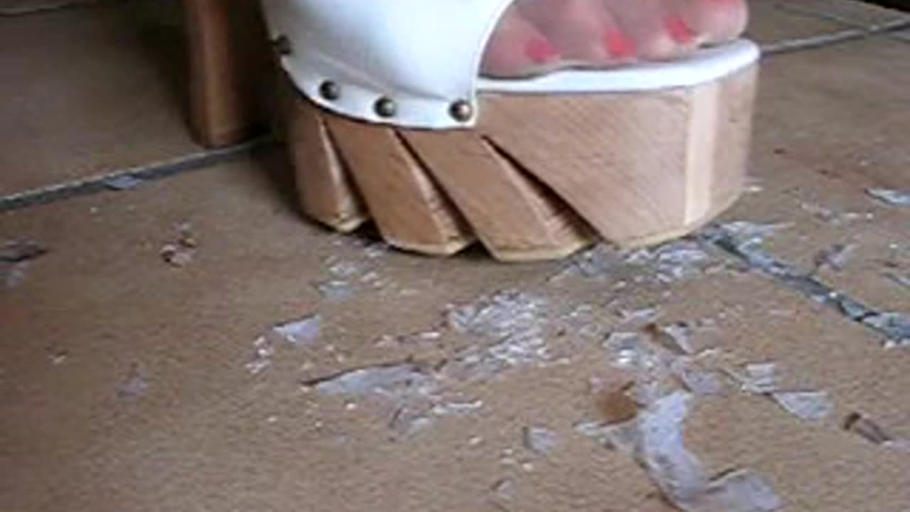 Shark High Heels Crush Lightbulb