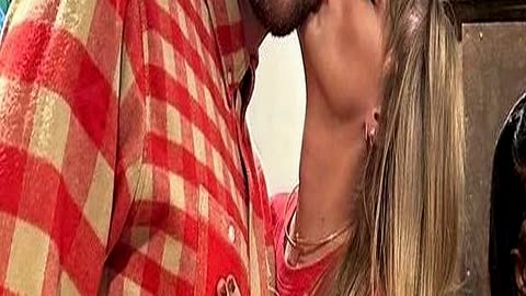 Travis Kelce Compares Taylor Swift to His Mum as H