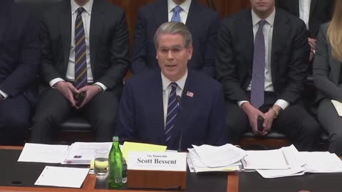 🚨 BREAKING: Sec. Scott Bessent just MIC DROPPED Rep. Maxine Waters 🫳🏻🎤