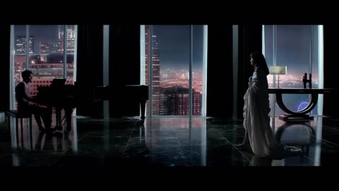 Ellie Goulding - Love Me Like You Do (Official Video)