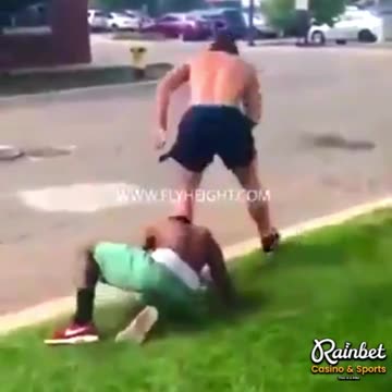 Fool Picks a Fight with an MMA-Trained Guy | Street Fight Ends Badly