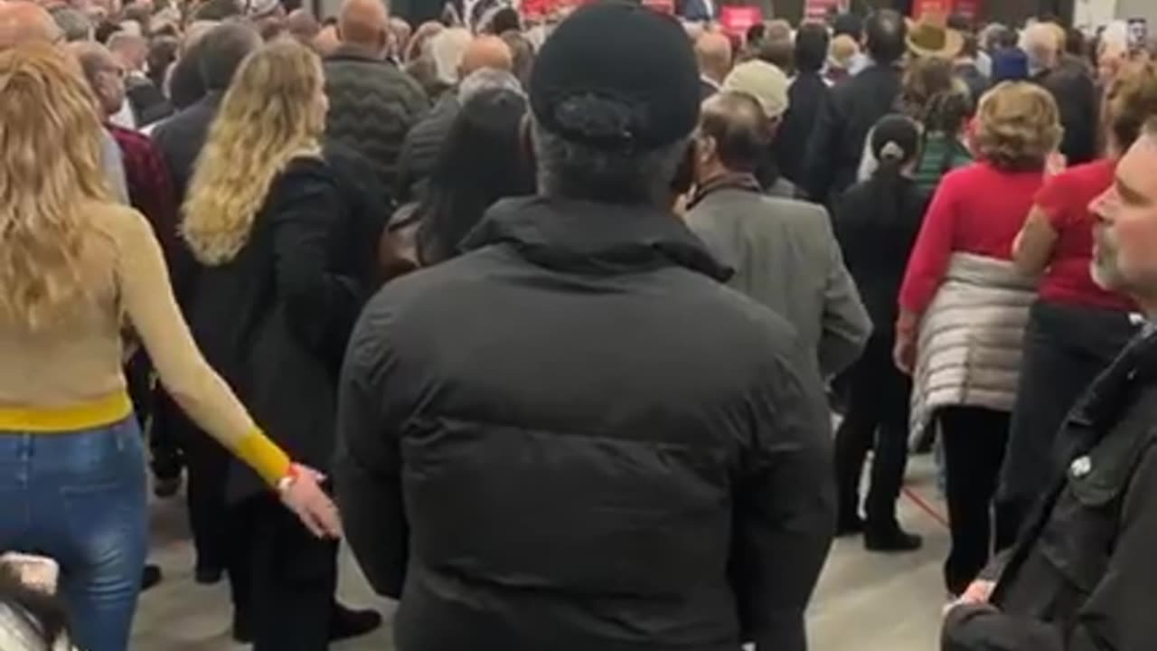 LIVE CLIP From Mark Carney Campaign Event In Winnipeg!