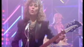 Bangles - Manic Monday = Live TOTP 1986