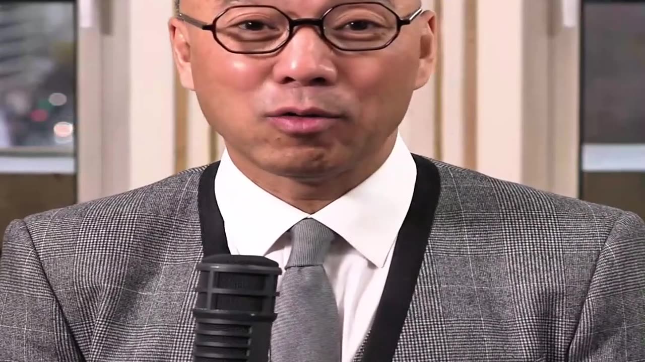 20221130文贵先生直播： #江泽民之死 4大事：1. 皇朝更迭接，一堆官员要死，增加老百姓信心；2. 共产党是唯一一个和平交接权利（给胡锦涛），8964清算、追剿没那么狠，开启党腐败