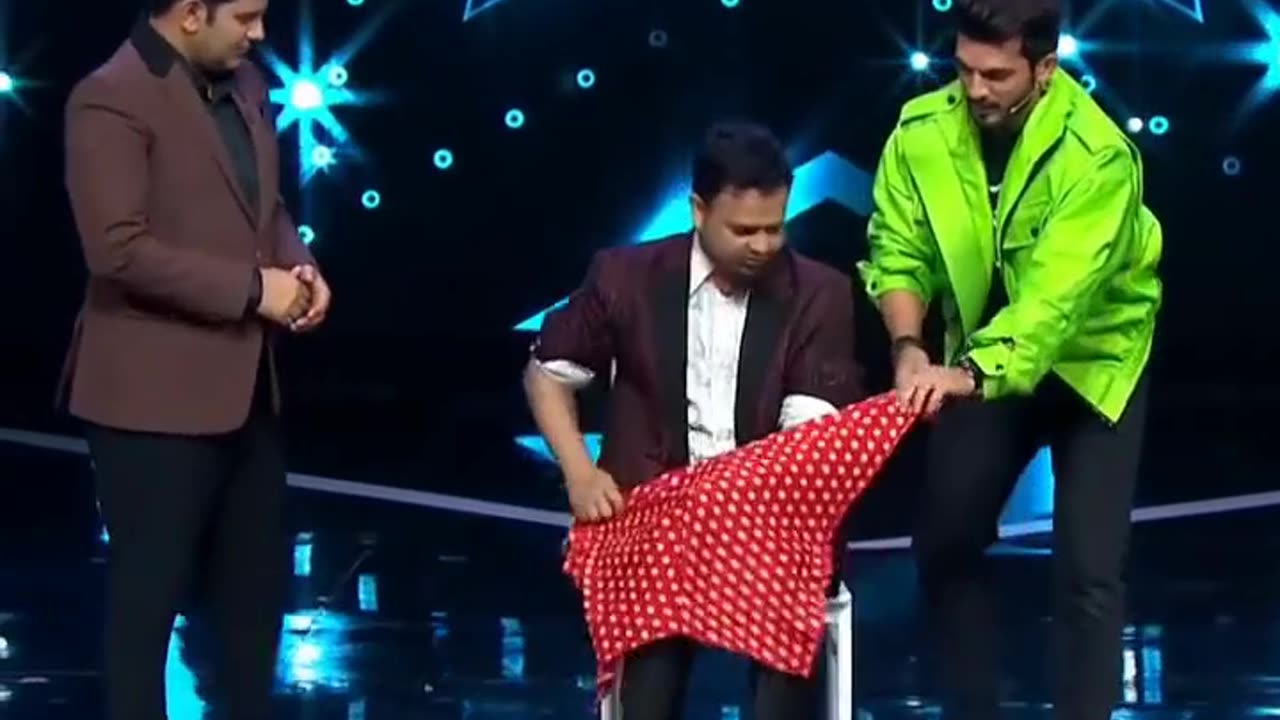 Beautiful hand magic tricks