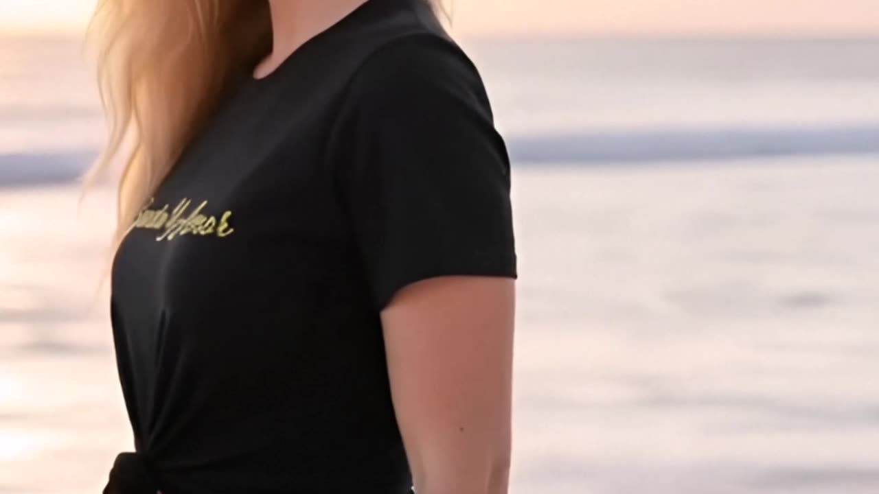 Can you guess what Pesquero really means? This tee has a whole vibe #beachstyle #pesquero