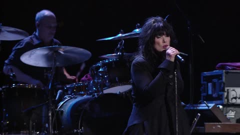 Dreamboat Annie (with The Royal Philharmonic Orchestra) - Heart (live)