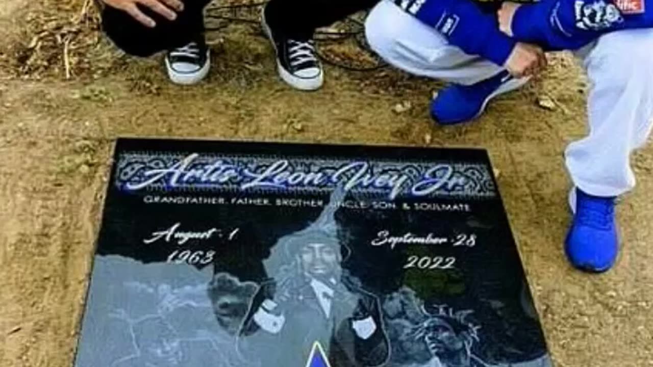 FAMOUS GRAVES - VOL. 378: COOLIO