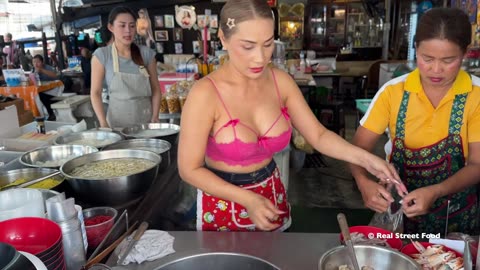Sexy Thai Teen making Spicy 🥵🔥 Noodles 😍😍👯‍♀️