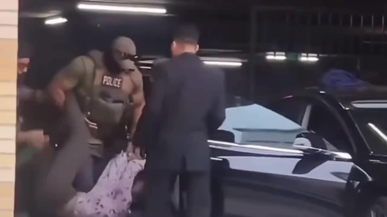 BREAKING⛔️ SOCIAL MEDIA INFLUENCER & ILLEGA ALIEN ARRESTED BY ICE WHILE LIVE STREAMING. ..SHE WAS KNOWN FOR ALLEGEDLY DOXXING ICE AGENTS