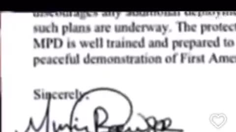 Has anyone seen this？ Nancy Pelosi on the Phone talking about the Blocking of the National Guard