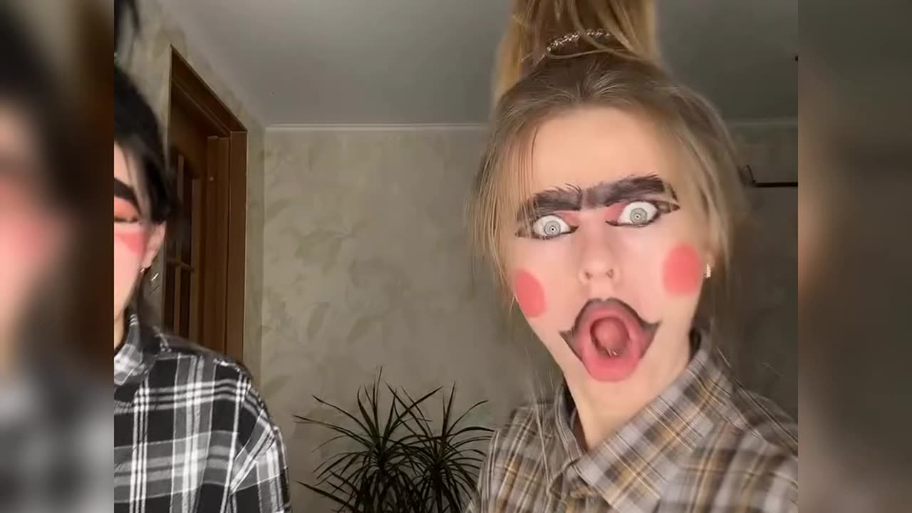 The girl is extremely funny and cute - Funny