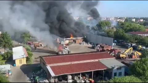 Rome: moment of the gigantic explosion of the fuel distributor filmed by camera - #Roma #esplosione