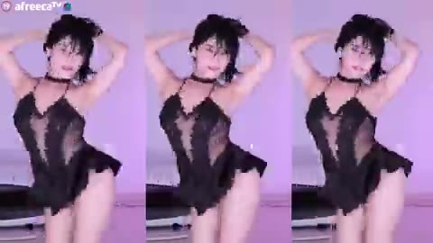 Sexy Korean Babe Twerking