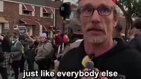 Man goes off on ANTI-ICE protesters in Chicago