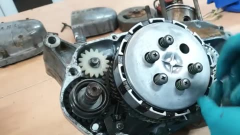 Yamaha DT 250 Oil Change and Filter Replacement Guide