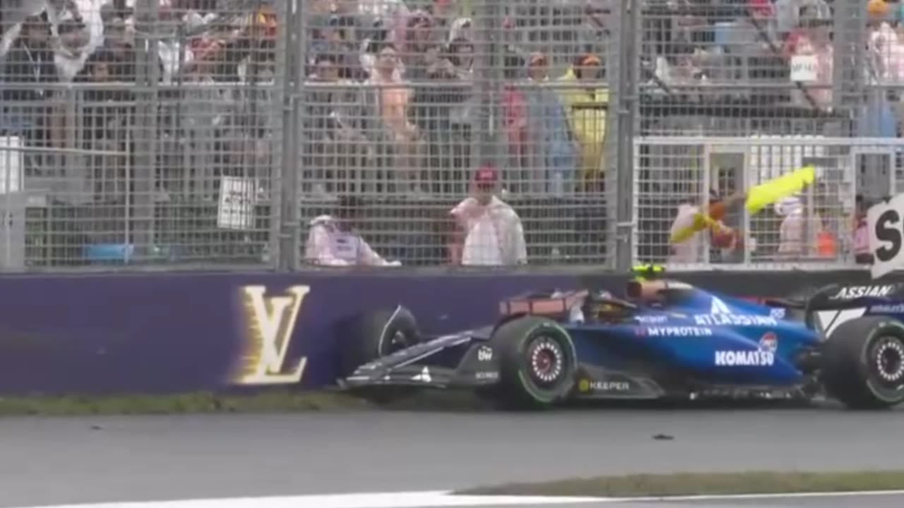 F1 Carlos Sainz Crash Australian GP