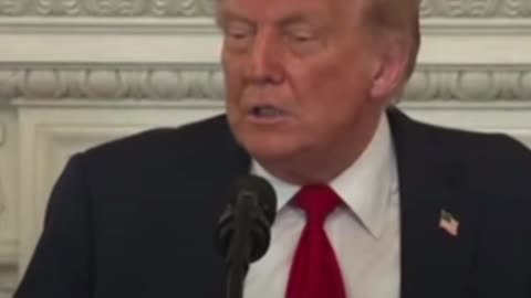 Aplausos mientras Trump promete enviar armas a la OTAN