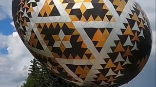 Off-Grid Life_ Exploring the World's Largest Egg in Vegreville! #vegrevillemedievalfaire #bigegg