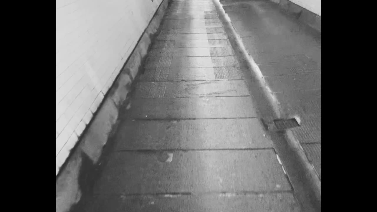 Woolwich Foot Tunnel ( 1912 ) : Old World , ( The Thames )