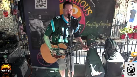 LIVE Music Everyday!