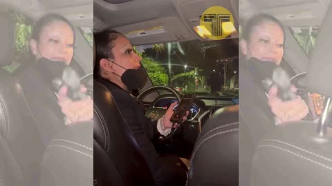 Una conductora de Uber en Miami apunta con una pistola a dos pasajeras