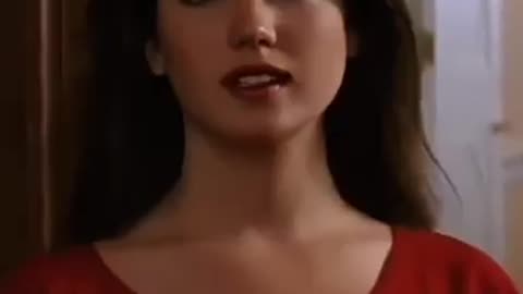 Monica Belluci Status