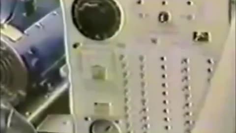 30年以上前、スタンリー・マイヤーはわずか1500ドルで、あらゆる水であらゆる車を走らせることができる燃料電池を発明しました。