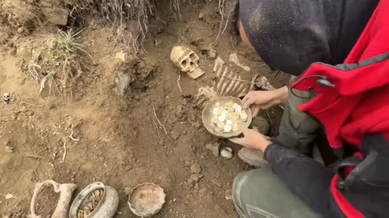 an ancient human bone was found among the darahs