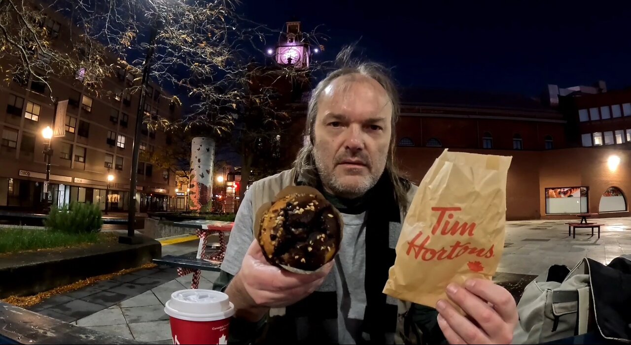 Tim Hortons New Chocolate Hazelnut Muffin and Biscoff Latte Review