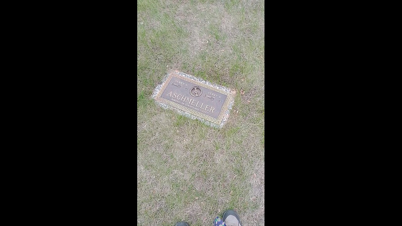 pretty cool graves