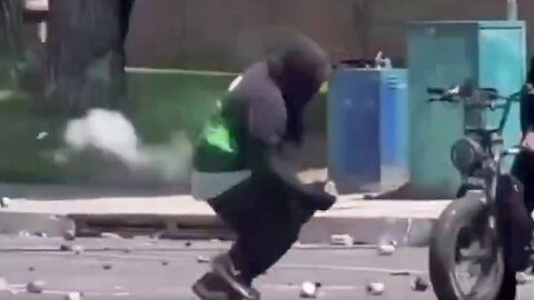 Terrorist Gets Bean Bagged Right in the Ribs