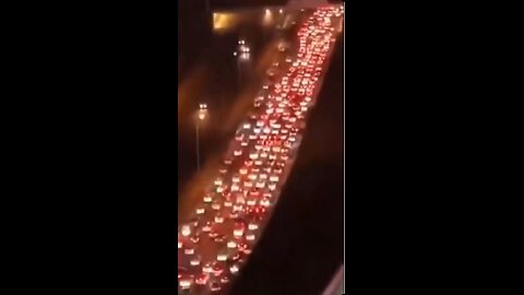 E X X ➠A L E R T S - BREAKING： 🚨 Millions trying to IMMEDIATELY FLEE Tehran. Bumper-to-...