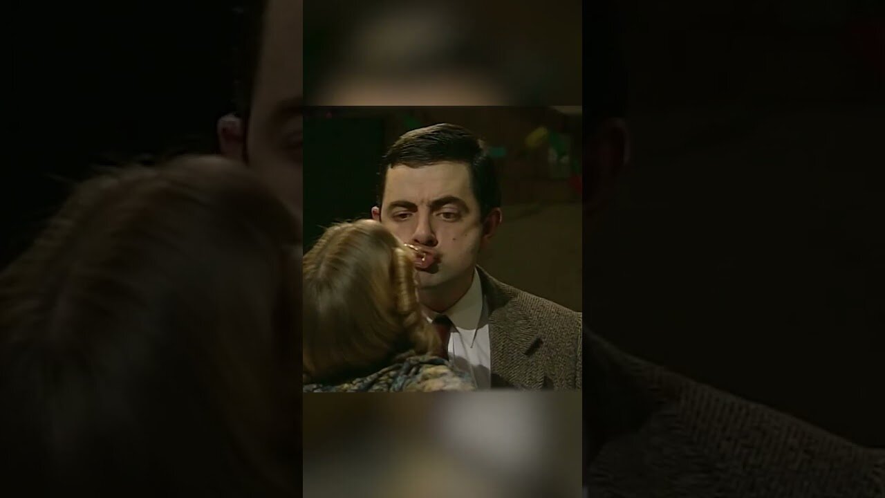 A Valentine's Kiss 😘 | #Shorts | Classic Mr Bean
