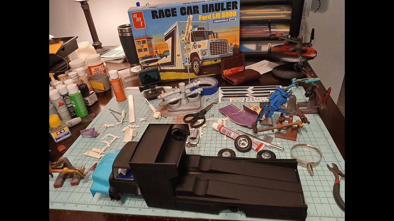 Building AMT Ford Race Car Hauler - part 1