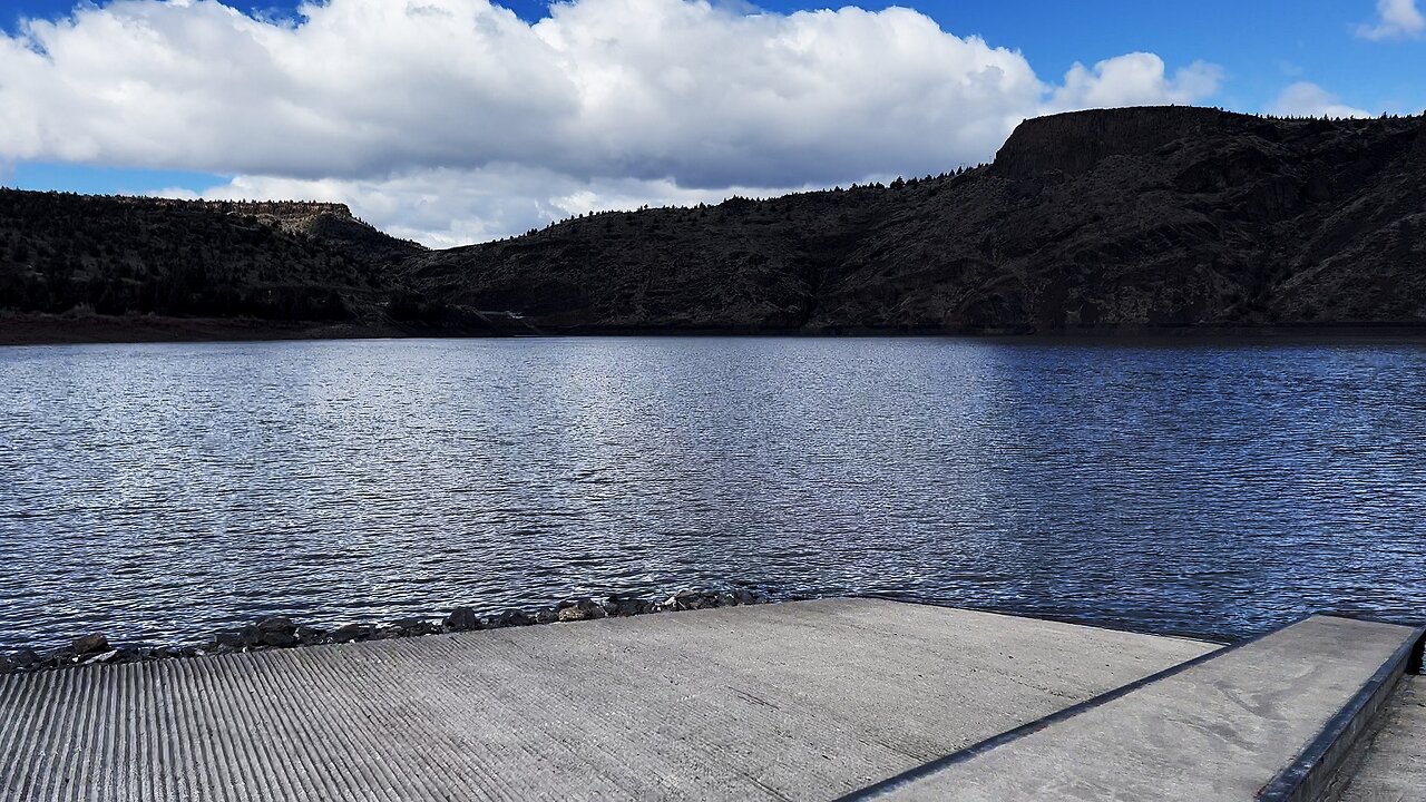 (4K UHD) HIKING HIGHLIGHTS - Standing at the Bottom of the Boat Ramp @ Powder House Cove!