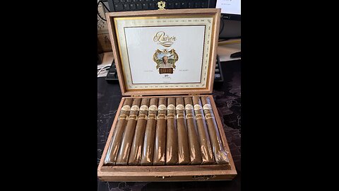 Unboxing Padron Damaso
