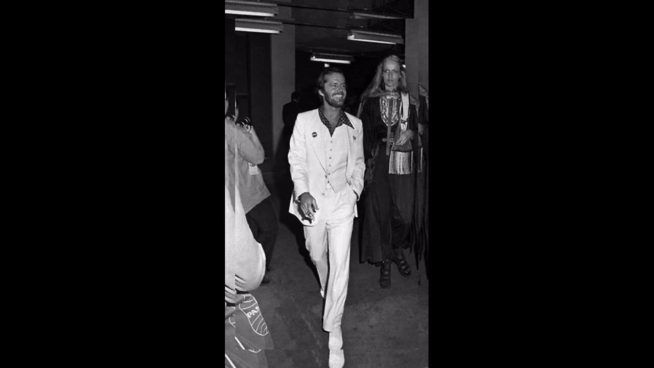 Jack Nicholson staying alive in 1977 😎🕺