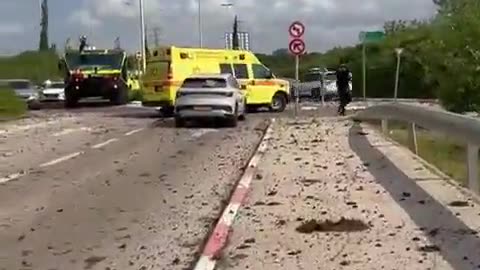 בהמשך לנפילה באזור נתב״ג , מדובר בנפילה בפרדס ליד טרמינל 3 ללא נפגעים.