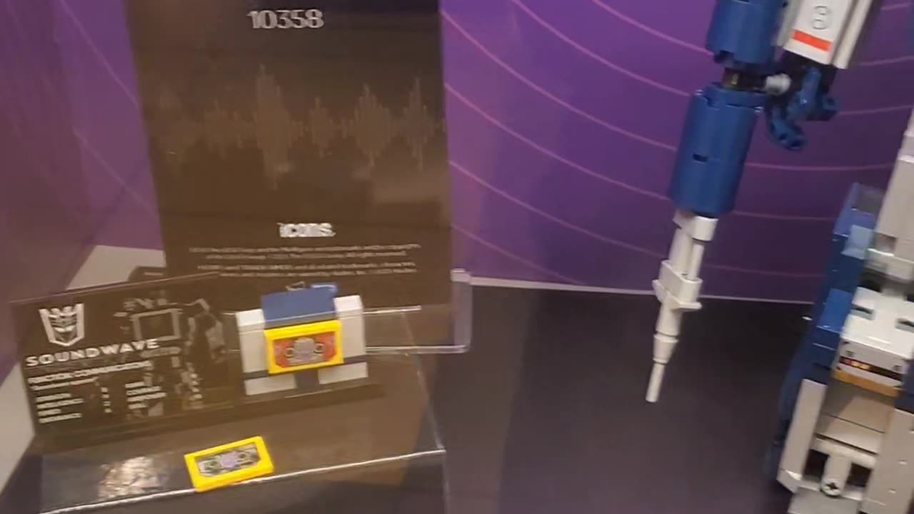 Lego Transformer Shockwave (I want this for Christmas!)