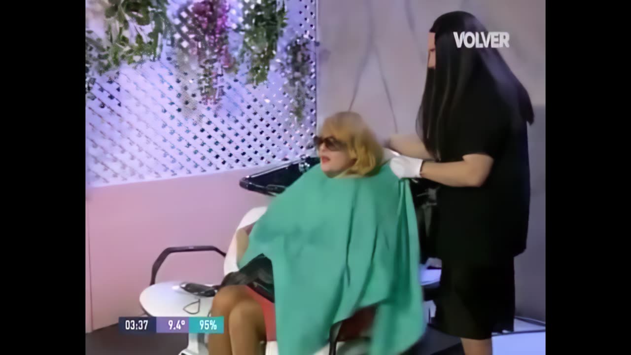 Antonio Gasalla - Soledad Trabajando en la Peluqueria