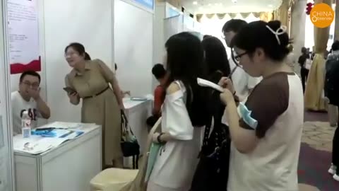 Beijing’s Economy in Ruins! 4-Month Salary Delay for Civil Servants, 40% Youth Jobless