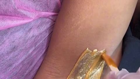 Underarm Waxing in Houston with Sexy Smooth Golden Allure Hard Wax | @cmbeauty_bar