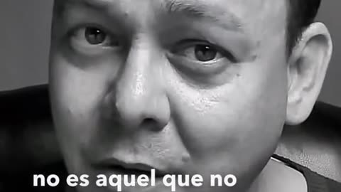 El coraje no es la ausencia de miedo, es avanzar con él.